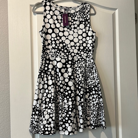 Dresses & Skirts - NWT Lascana Sleeveless patterned dress.